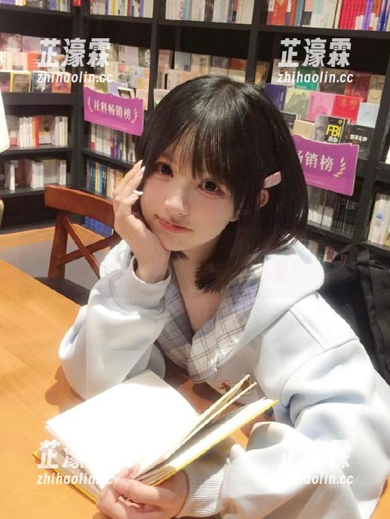 www.17更新：擦肩而过的瓜，轻轻地，我把你捧在手心里！