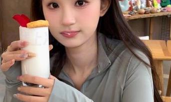 在线上冲浪，www.17让人怀疑自己的审美了…