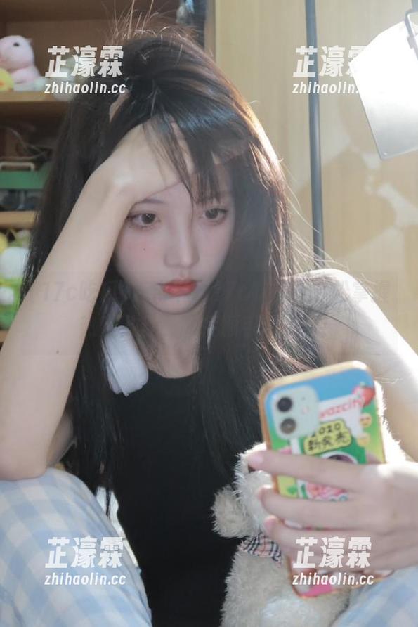 点击下载17c吃瓜，轻松掌握热辣八卦，顺便顺手撒点盐！