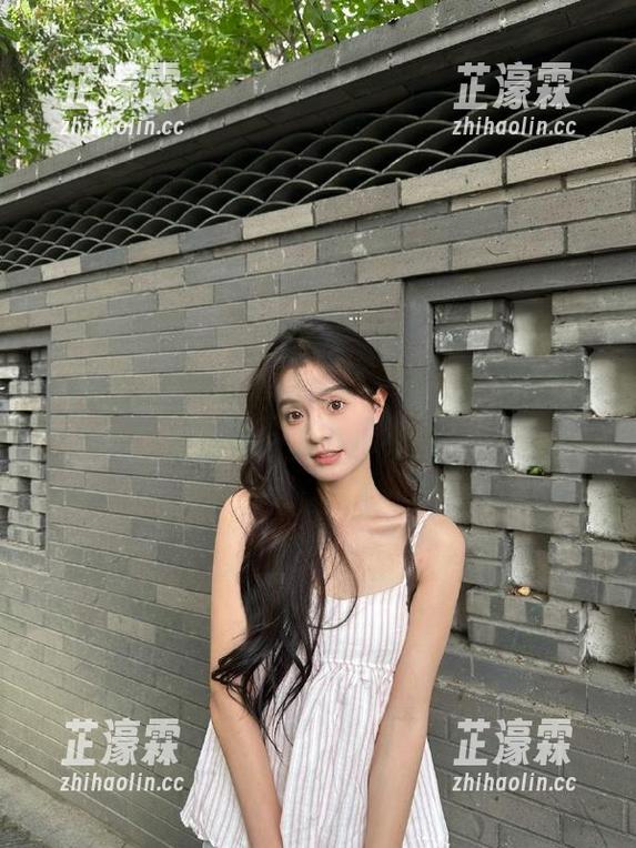 只需简单一登录，17吃瓜网让你像个八卦小侦探！