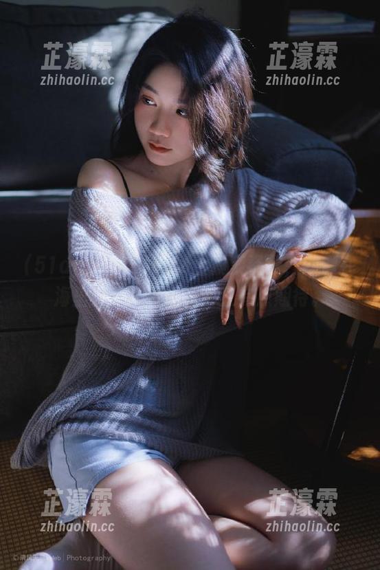 51app 在51app上摸索资源,就像在海里捞针,有点无奈又有点期待。