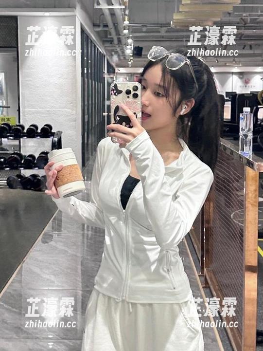 登录718吃瓜网，啊，是不是我，又被热搜扎心了！