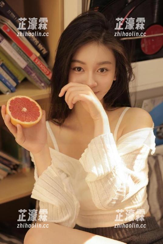 有趣的瓜都汇集在“718黑瓜吃料”app，今天的心情也随着逗比上线了。