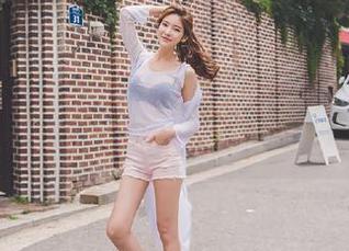 连911黑料app都在追热潮，这种随波逐流的感觉我说不上来，但心里又暗暗期待。