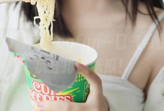 最新，cgfun一口气带你飞，看疯狂排队吃瓜！
