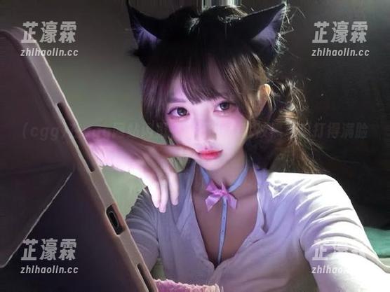 在cgg网站闲逛，一不小心就被黑料瓜打得满脸愉悦!