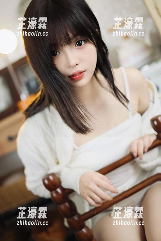 不怕不怕，只是疯狂围着“cg网”的资源打转，心态稳住。