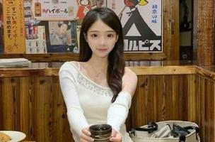 好奇hl01.co网页里的人都在八卦啥，扭头一看真想捂脸！