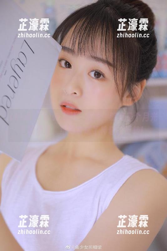 “hlw.bet”视频：明明是个月光下的浪漫，结果变成了神奇的反转！