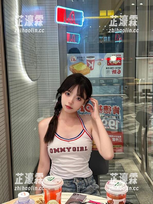 zzzttt黑料不打烊肾虚十八连官网：老板开发的“八卦自动更新机”，求别让我失望啊！