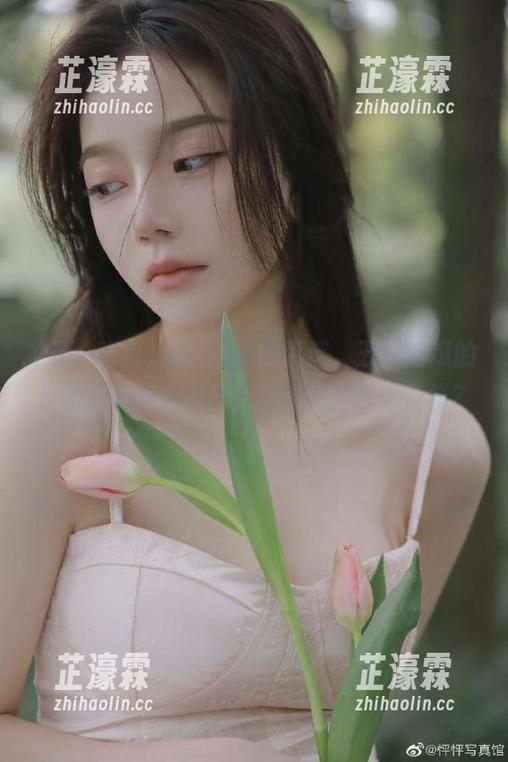 难以抗拒的诱惑，五一吃瓜的下载次数直线飙升，娜娜又搞啥新花样？