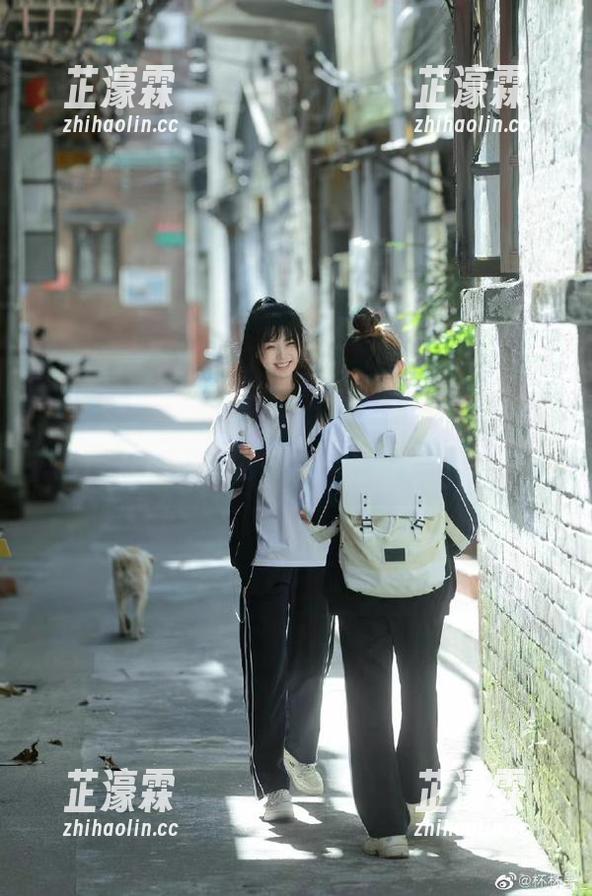 玩偶表情创意大赛在ios登场，冲哥黑料里你值得拥有！
