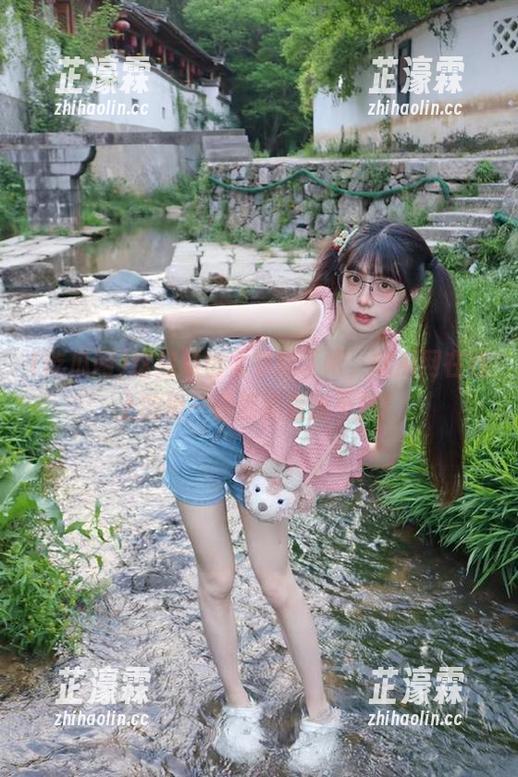 这视频也太有趣了吧，吃瓜网在线上的每一秒都抓着我不放！
