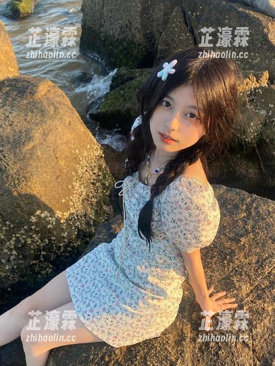 吃瓜网网站：让我在键盘前，体验一场别开生面的吃瓜之旅吧！
