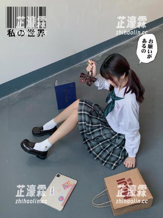“万里长征黑料不打烊”app，随时待命，感觉就像在等我的八卦短信。