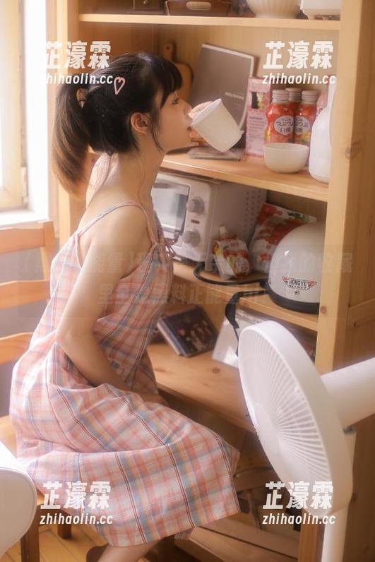 现实是无奈的，但我的收藏里全是黑料正能量hl！