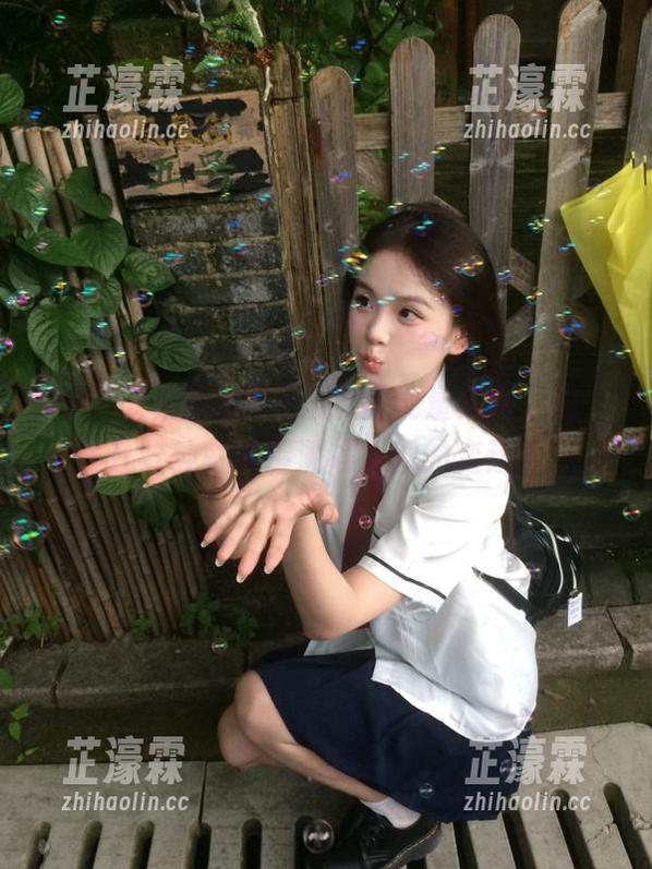 打卡黑料正能量官网入口，几分钟就能追溯娱乐圈的变迁！
