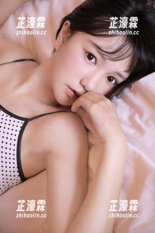 永久关注这个黑料网站，美女的最新入场券就藏在里面？